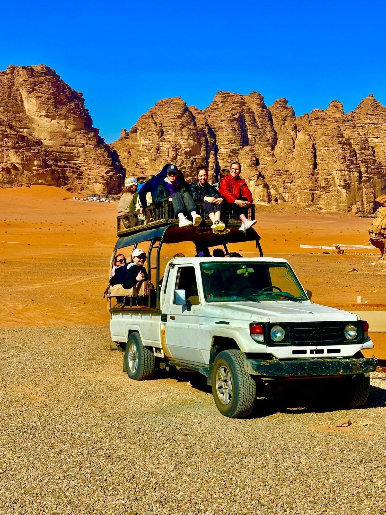 Nael Bedouin Luxury Camp Wadi Rum Exteriör bild